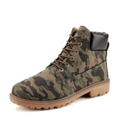 High-top casual snow boots in camouflage
